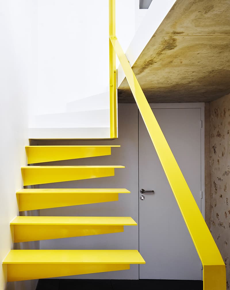 Console_Y_stair_3