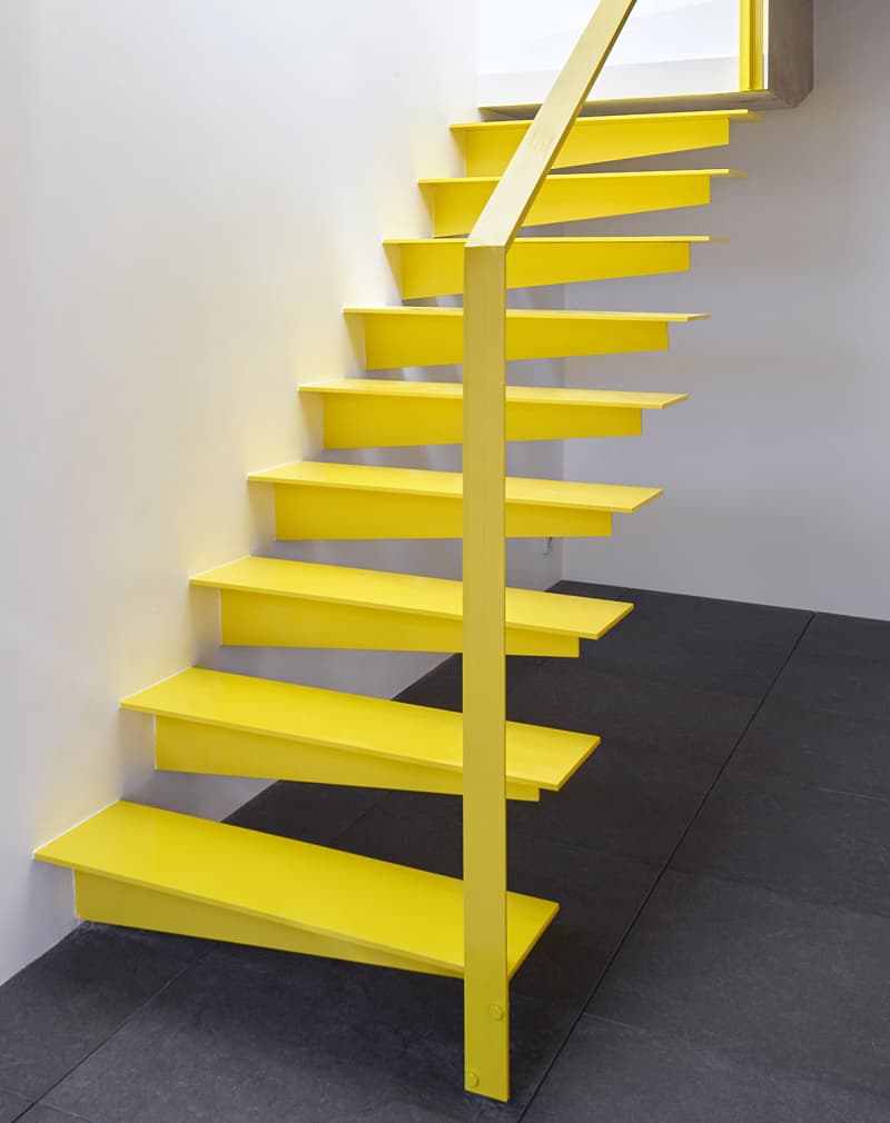 Console_Y_stair_5