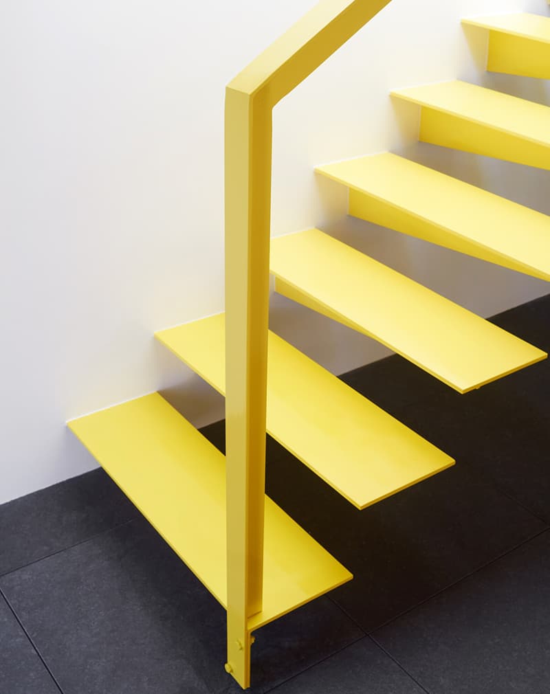 Console_Y_stair_6