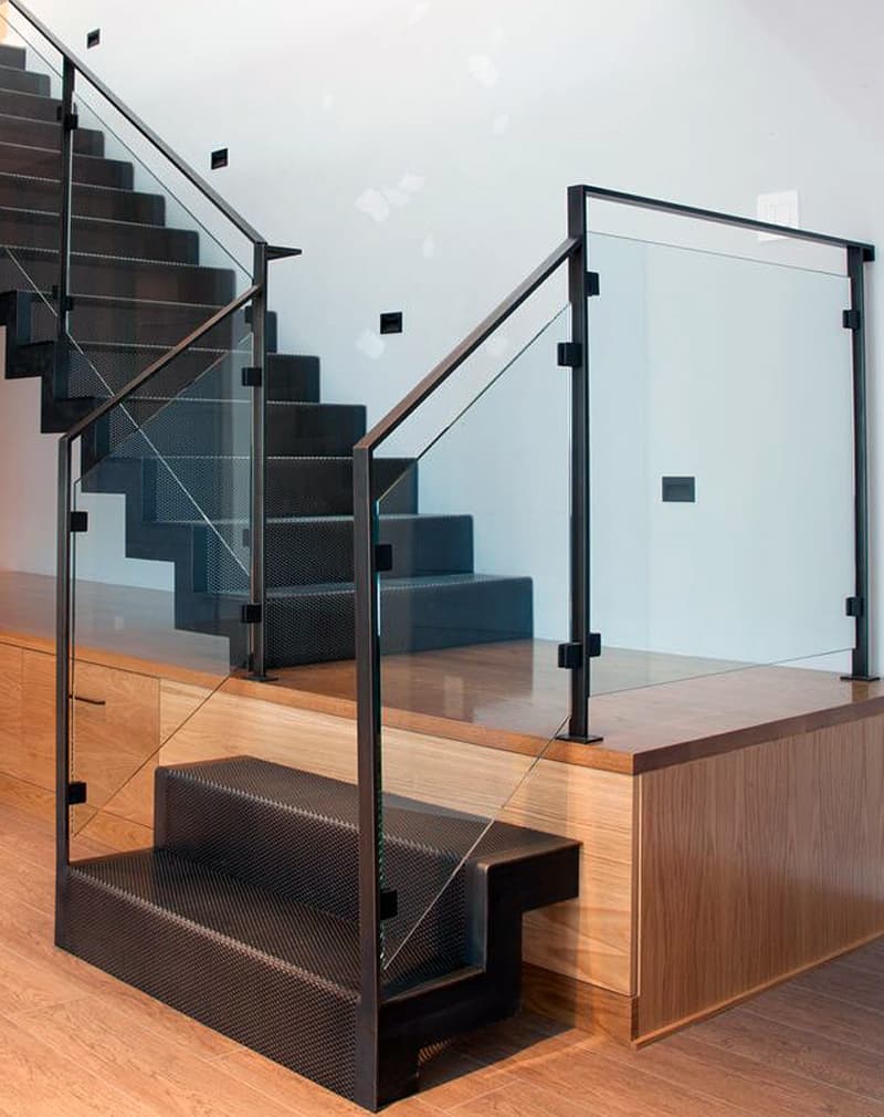 Glass_M_rail_3