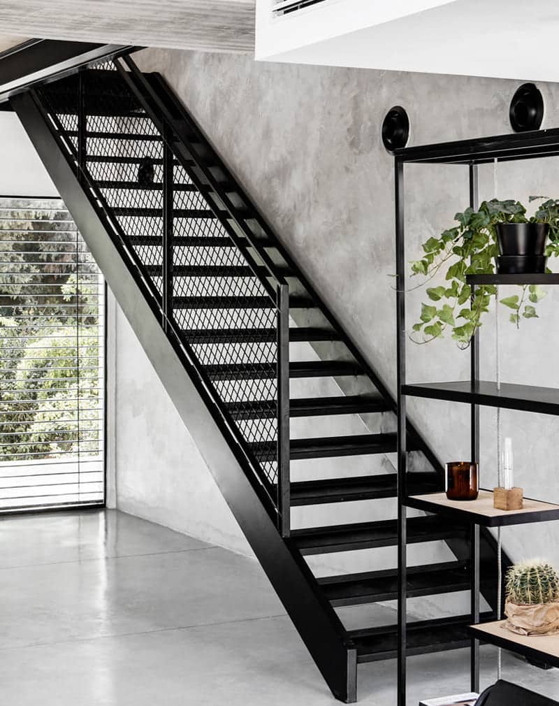 Yach_stair_1